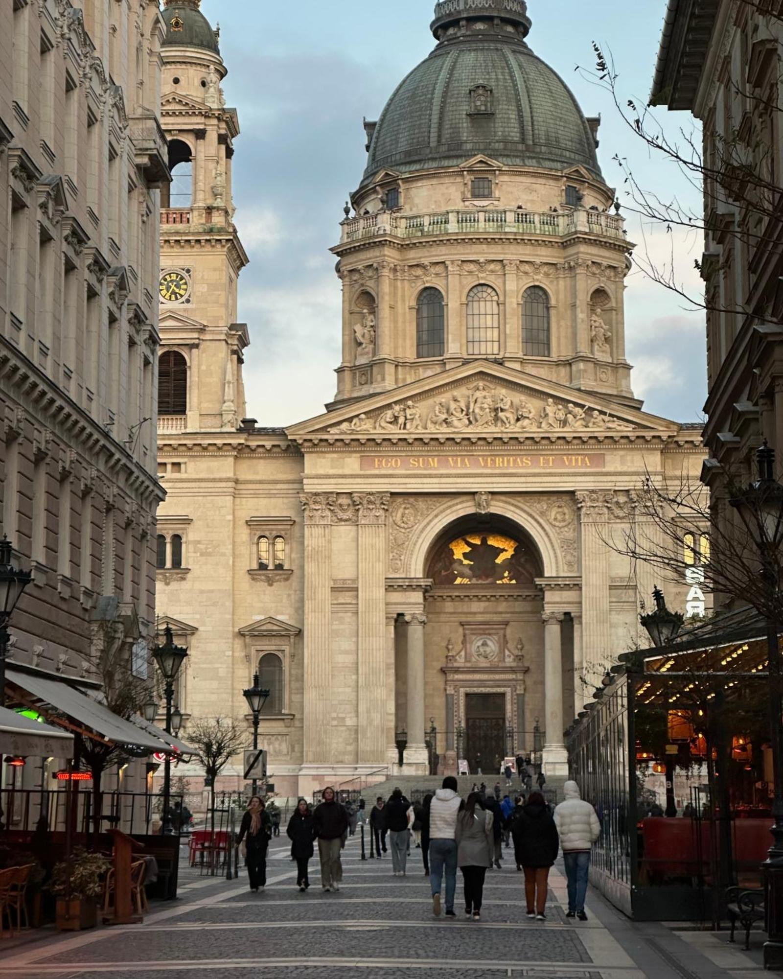 Dolce Vita Basilica ブダペスト エクステリア 写真